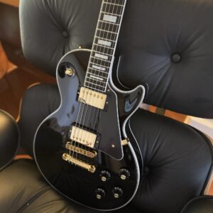 2026 Gibson Les Paul Custom 70s Black Beauty Ebony Fretboard New Gold Hardware Tuxedo T-Type Pickups Muti-Ply Binding Aluminum Bridge and Tailpiece OHSC